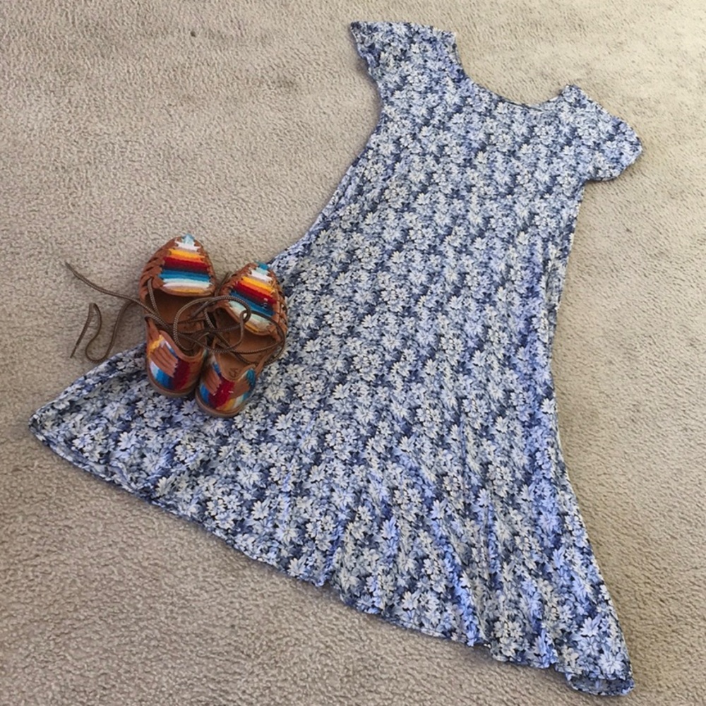 ALL THAT JAZZ/VINTAGE-BLUE FLORAL EMPIRE MIDI DRESS